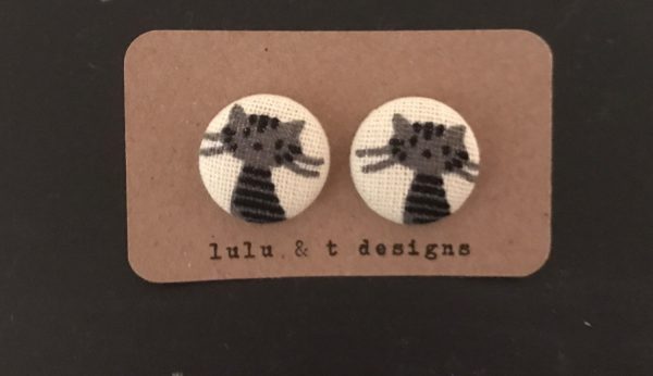 cat fabric covered button earrings 1 pair